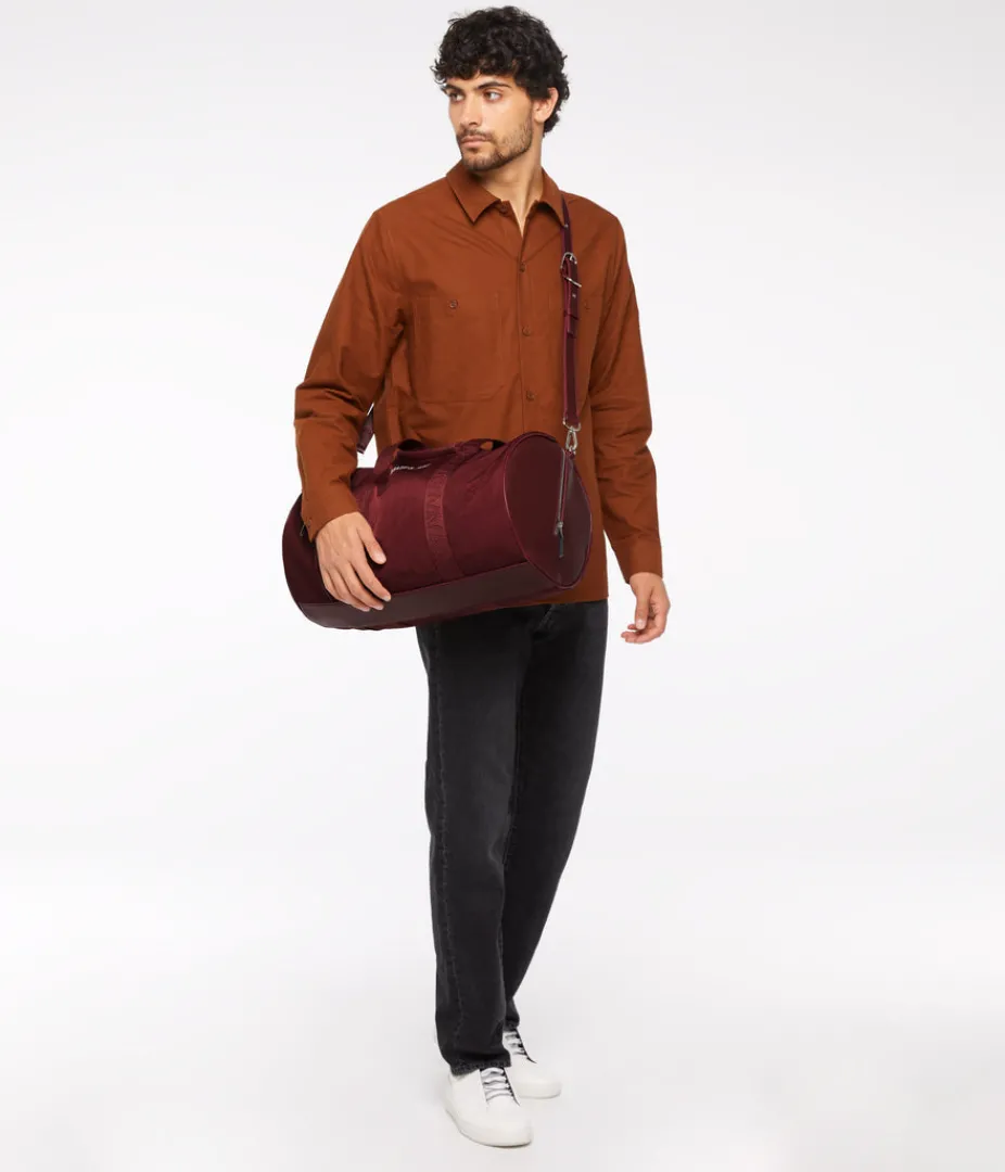mattnat_shay_vegan_duffle_bag__oam_bags_4.webp Weekenders | Weekenders | Matt & Nat Mattnat SHAY Vegan Duffle Bag - Oam Bags