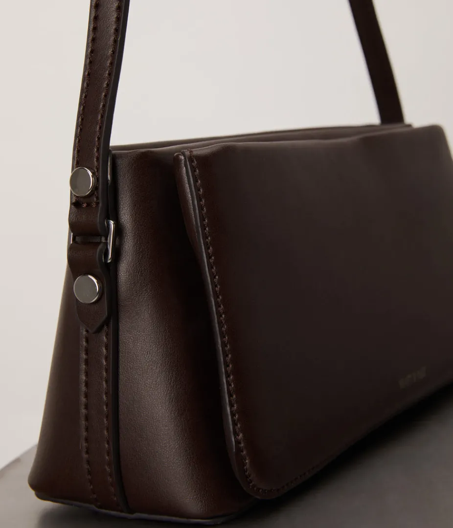 mattnat_val_vegan_shoulder_bag__appleskin_new_arrivals_9.webp Hobo | Shoulder Bags | Matt & Nat Mattnat VAL Vegan Shoulder Bag - APPLESKIN™ New Arrivals