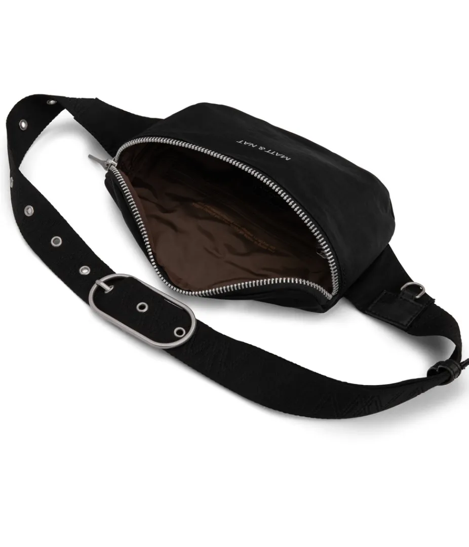 mattnat_wik_vegan_belt_bag__oam_bags_3.webp Belt Bags | Belt Bags | Matt & Nat Mattnat WIK Vegan Belt Bag - Oam Bags